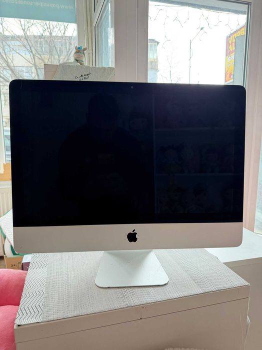 Apple iMac Retina 4K 21.5", QuadCore i3, 8 GB RAM, 1 TB SSD- 4 bucati