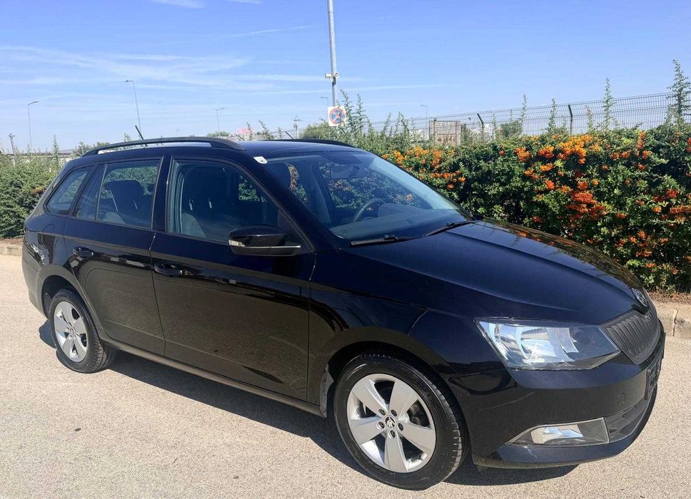 Skoda Fabia - An 2018 - 1.0 MPI 75Cp Euro 6 - Touchscreen * Senzori Parcare * Climă