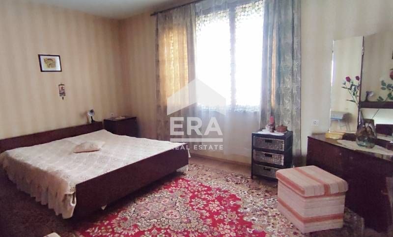 Kъща в гр. Сапарева баня с двор и гараж