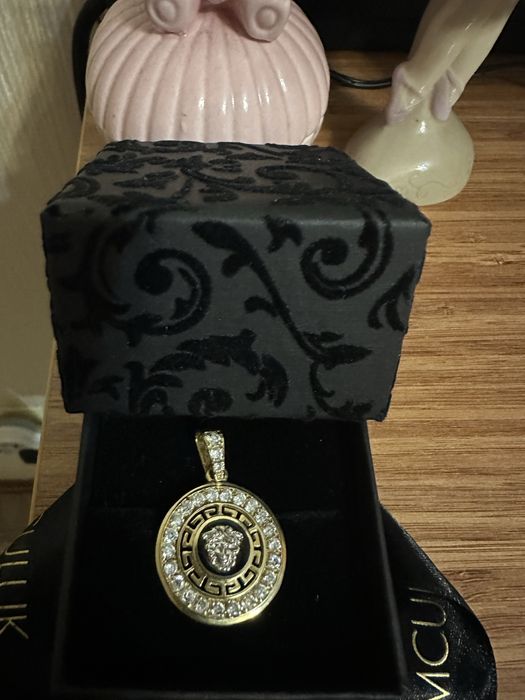 Златна Висулка “Versace”