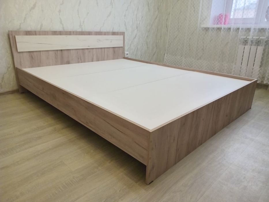 Продам кровать с матрасом. Новая