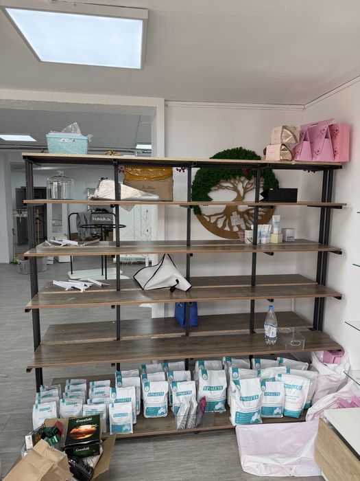 Продается стеллаж для магазина