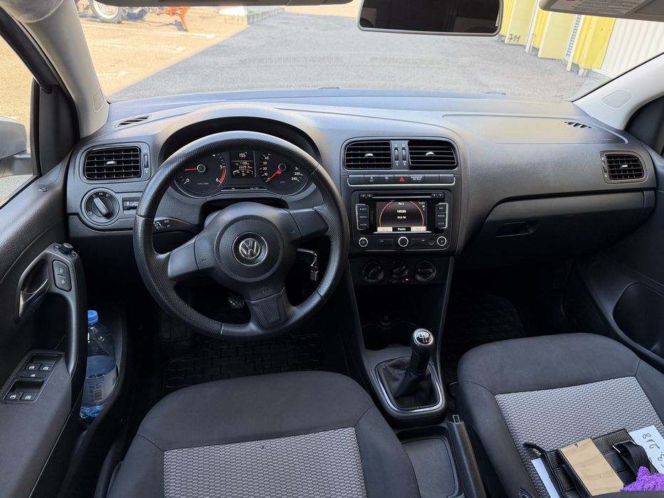VOLKSWAGEN Polo 2010 — imagine 3
