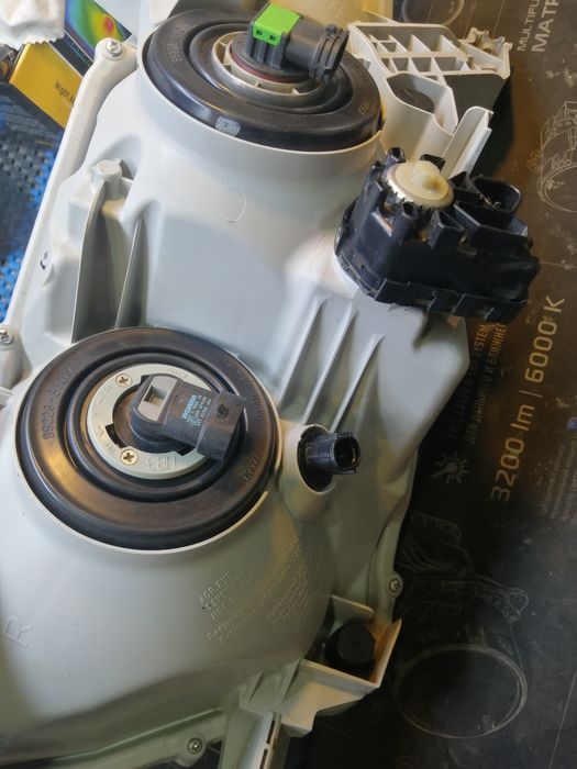 Фара тойота хайландер оригинал