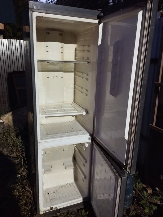 Продам холодильник Самсунг 20000
