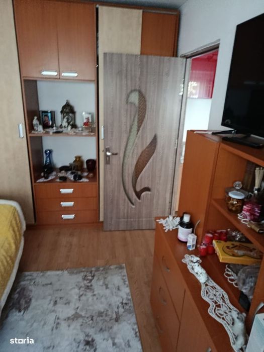Valea Roșie Et: p/4 preț 81.000 euro NEGOCIABIL