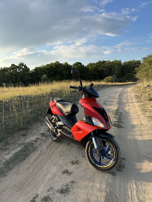 Scuter aprilia sr 50
