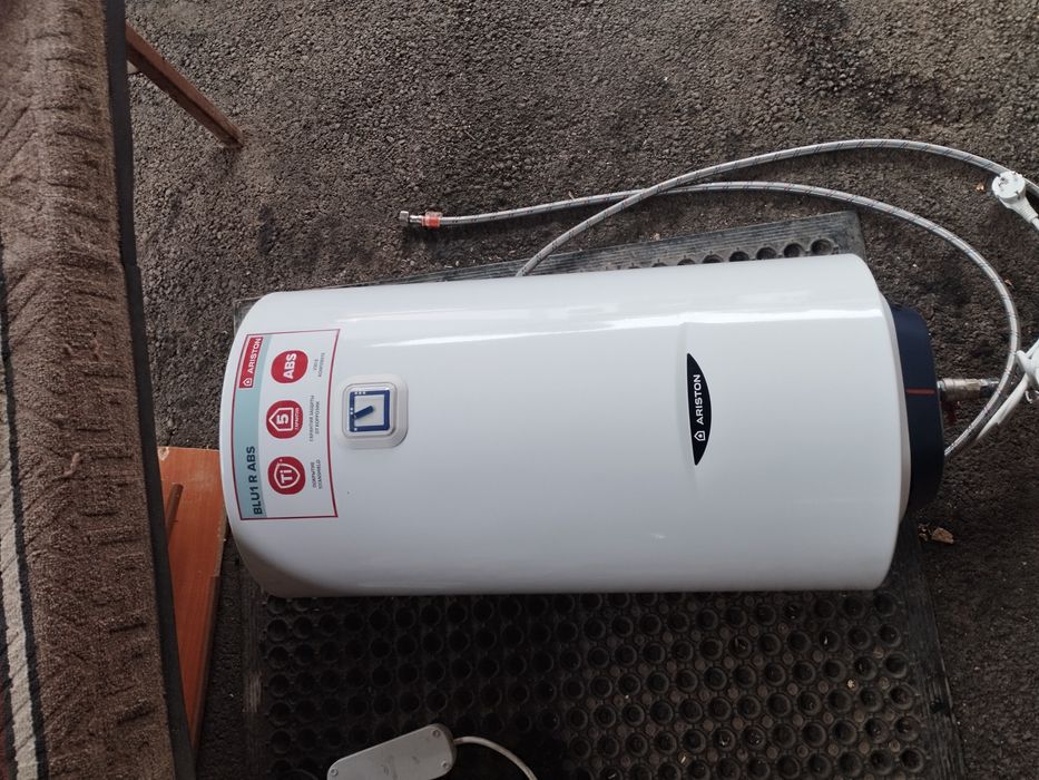 Продам бойлер ariston 40 л