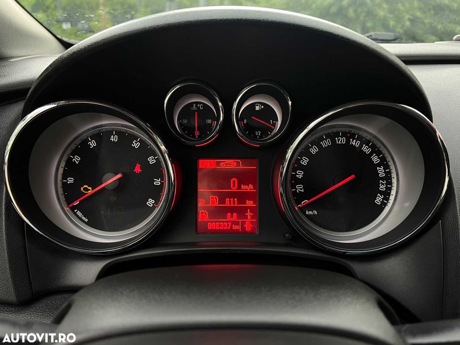 Se Vinde Opel astra J