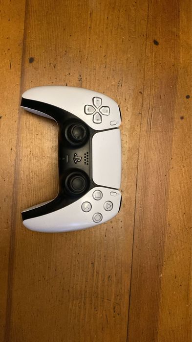 Продам белый DualSense PS5 срочно