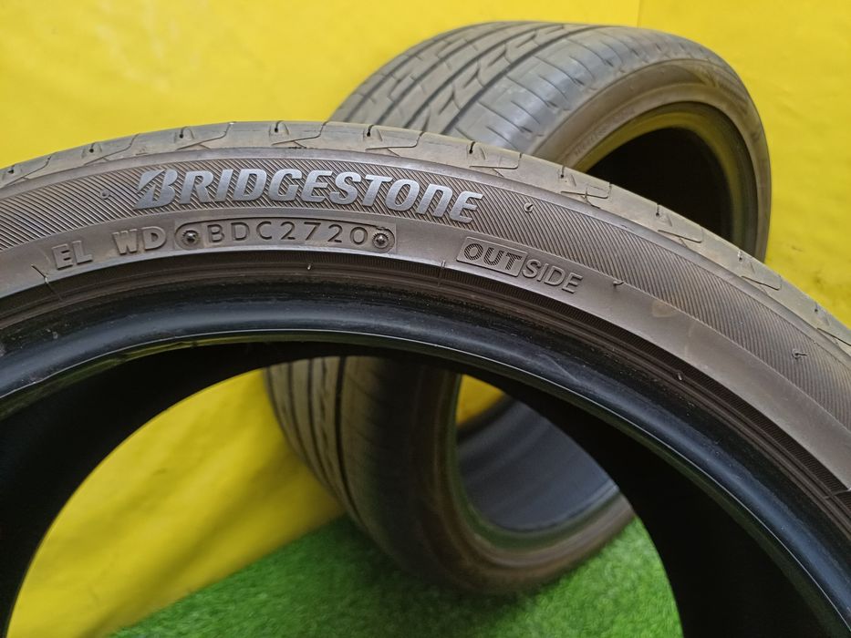 Шины 265/35 R18 Bridgestone пара.