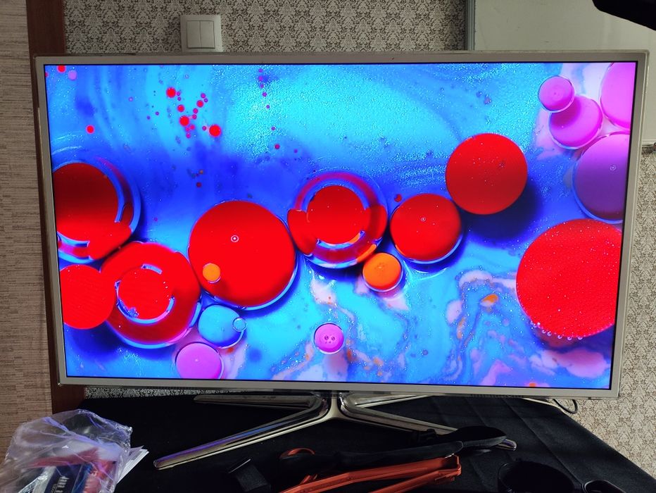 Телевизор Samsung 117 см.