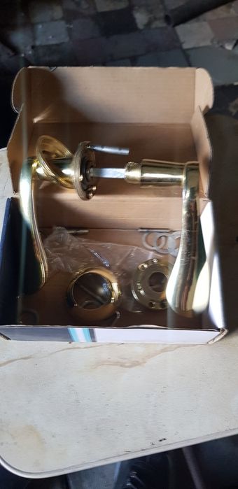 Продам замки,ручки дверные