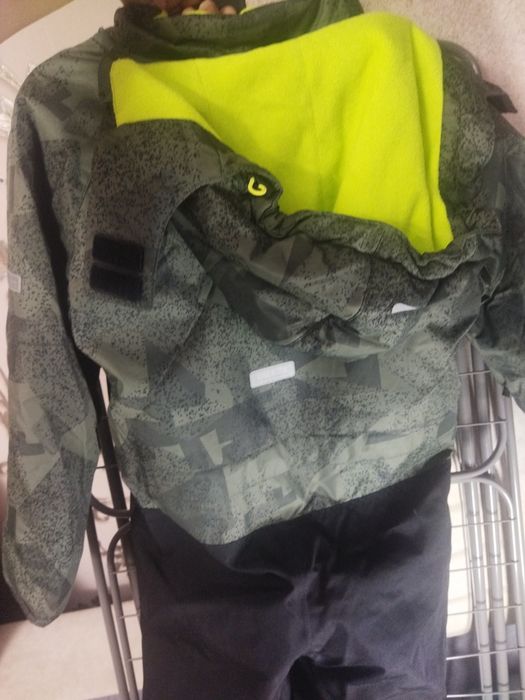 Продам комбинезон. На мальчика. зима.