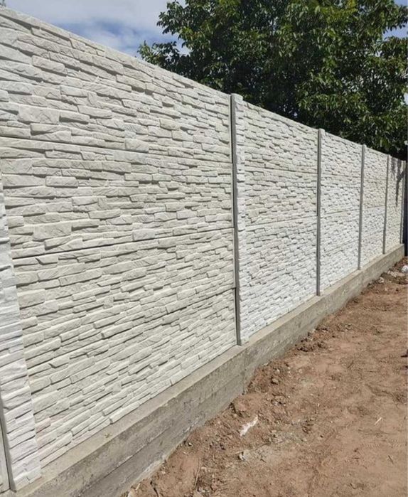 Gard din placi de beton