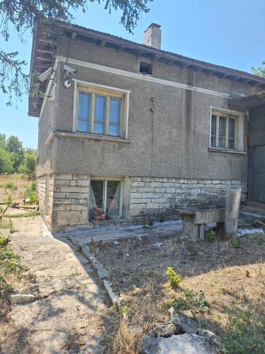 **Продава се къща на две нива – град Грамада, обл. Видин**