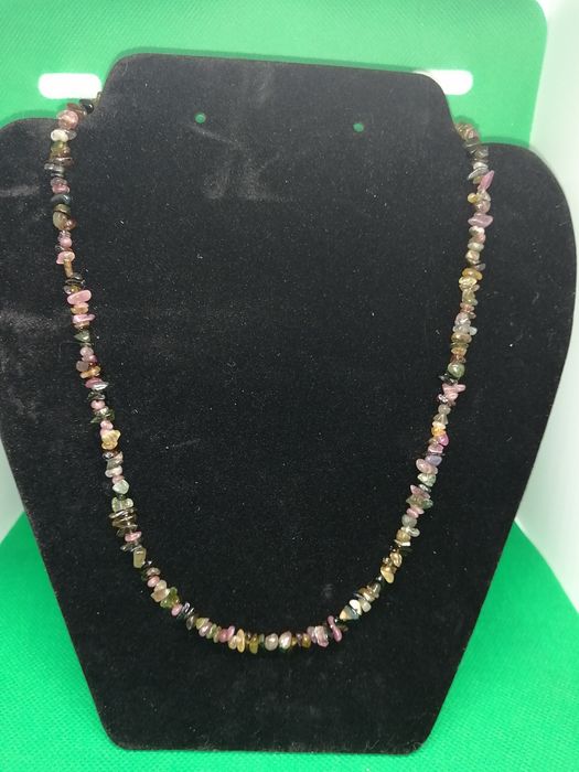 Чокеры из турмалина.