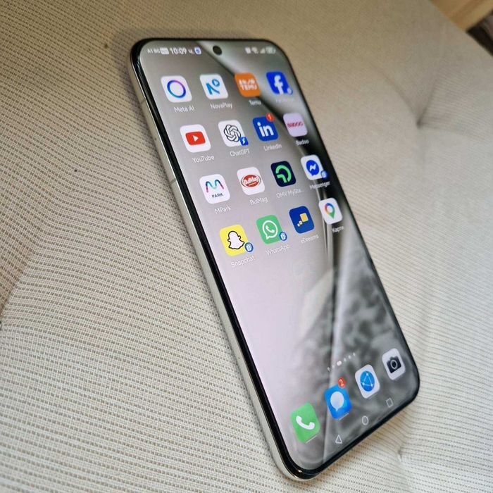 Продавам Huawei pura 70 pro в гаранция