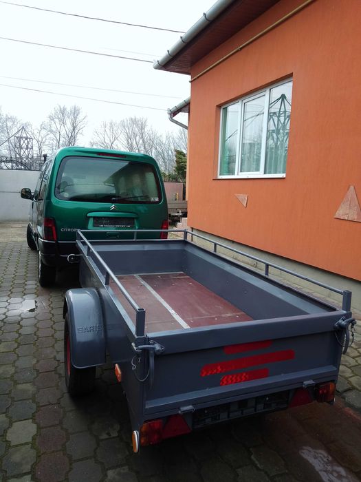 Citroen Berlingo in cuplu cu remorca 750 kg