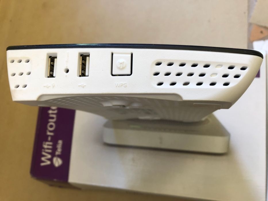 Vand 2 routere wi-fi de la Telia import Suedia - pret 100 lei/buc