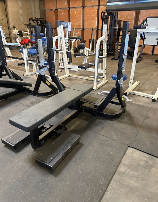 Depozit aparate Technogym pure strength