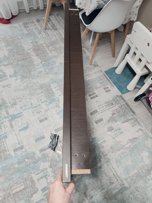 Vând masa IMPECABILĂ cu 4 scaune