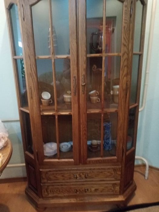 Шкаф - горка продам