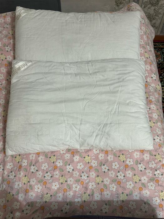 Продам подушку белое
