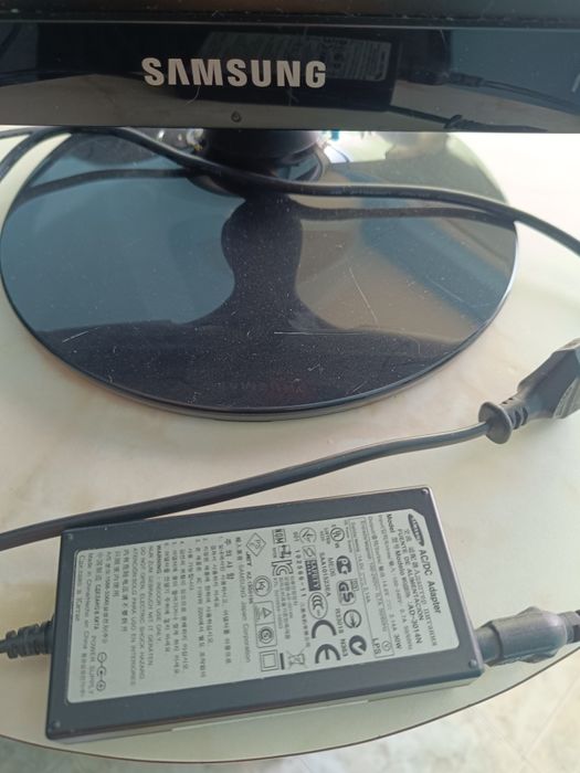 Монитор Самсунг SA100