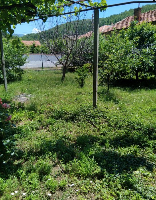 Продава къща в с.Крайни дол общ.Дупница