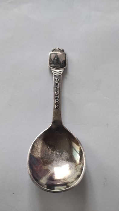 Посребрени лъжички с релефни дръжки