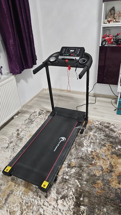 Bandă de alergare electrică FitTronic J1000 (2.0 CP, Bluetooth, MP3) – Stare impecabilă / Ca nouă (are țipla pe ea)