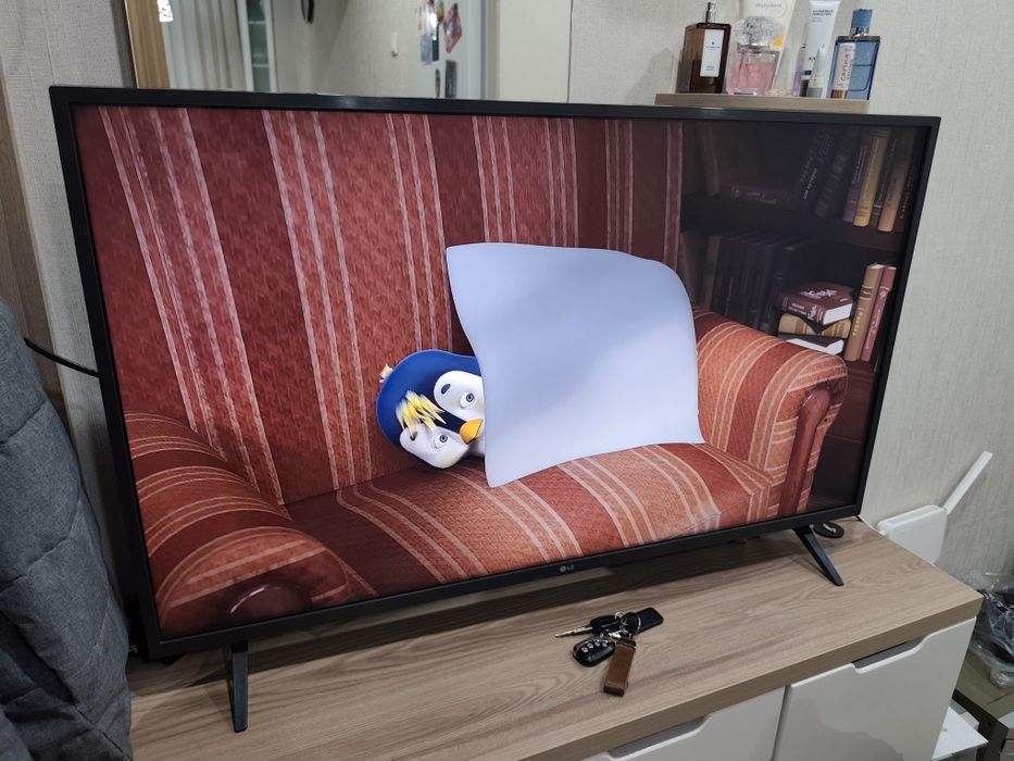 Телевизор LG 4K 108 см диагональ