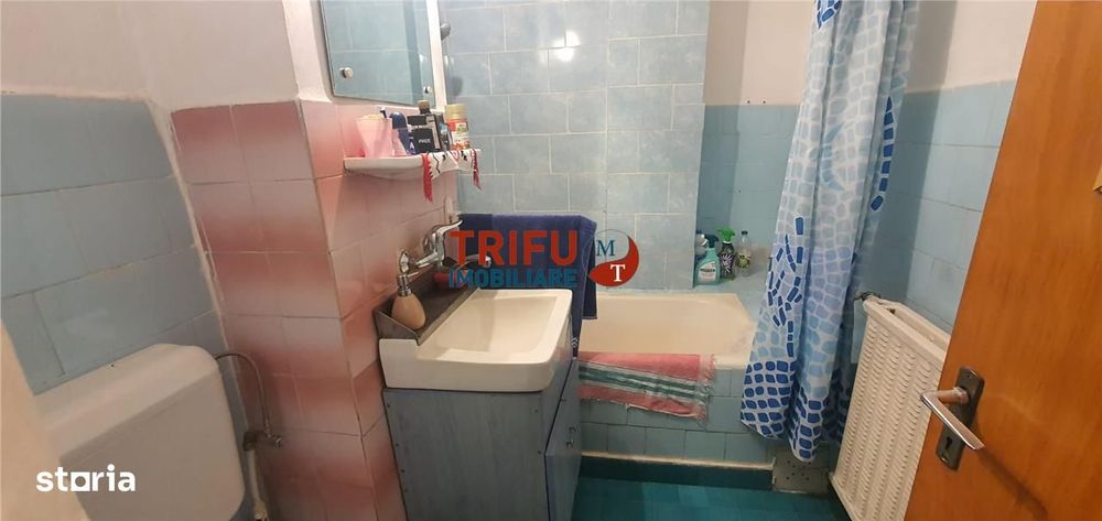 Apartament cu 4 camere de vanzare zona Centru