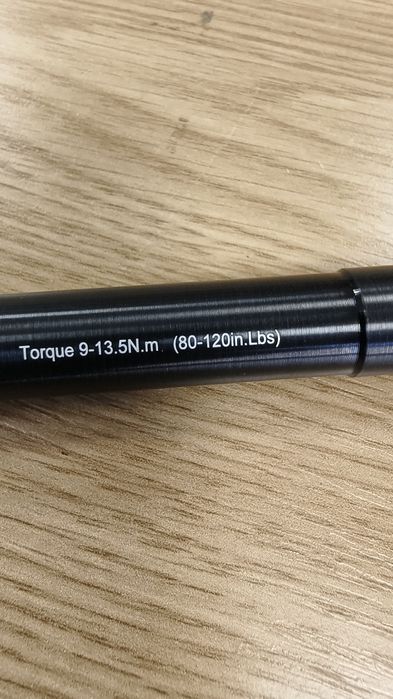 Предна проходна ос за вилка Rock Shox ,FOX 15 x 110,15х100