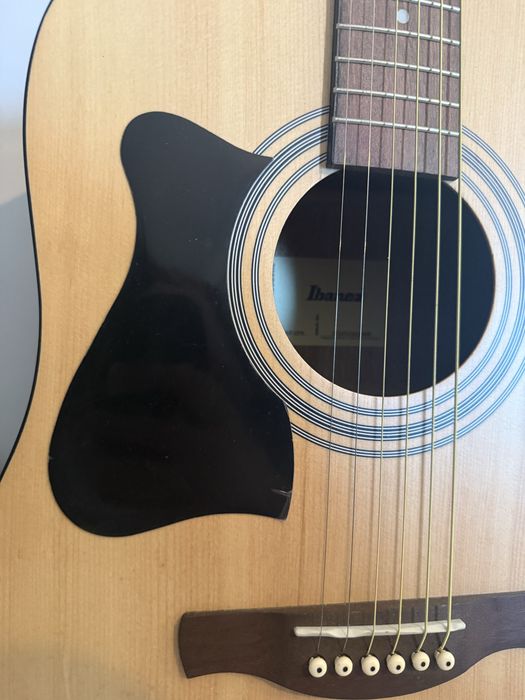 Ibanez акустична китара