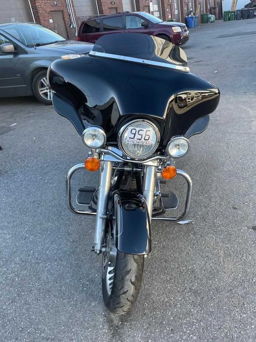 2012 Harley Davidson Electra Glide Clasic FLHTC - import Canada