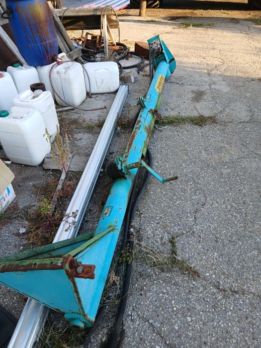 Шнек за зареждане на сеялка