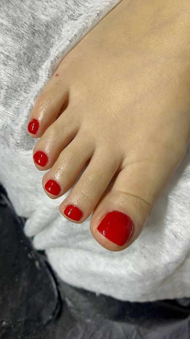 Маникюр педикюр делаю