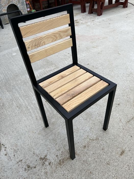 Execut confetii metalice