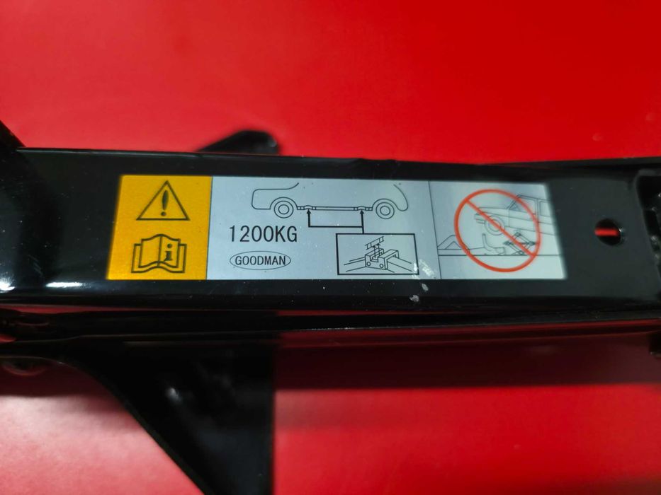 CRIC Auto Universal - SUV 1.200 KG NOU - VW SKODA AUDI BMW Kia Toyota