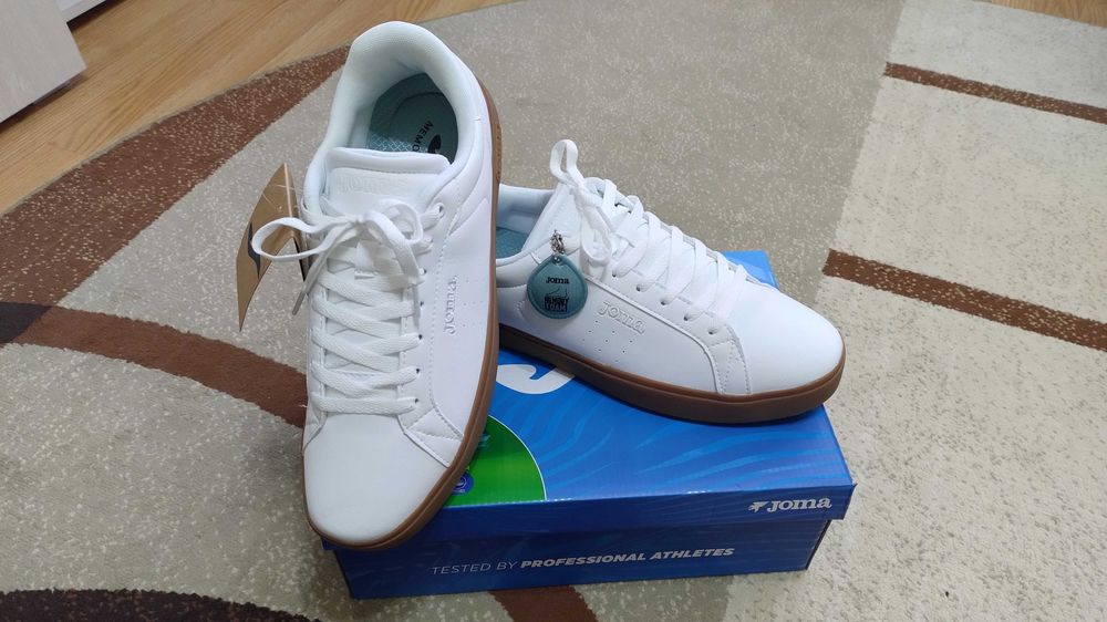 Pantofi sport JOMA Clasic albi Marime 43 si 45 Noi