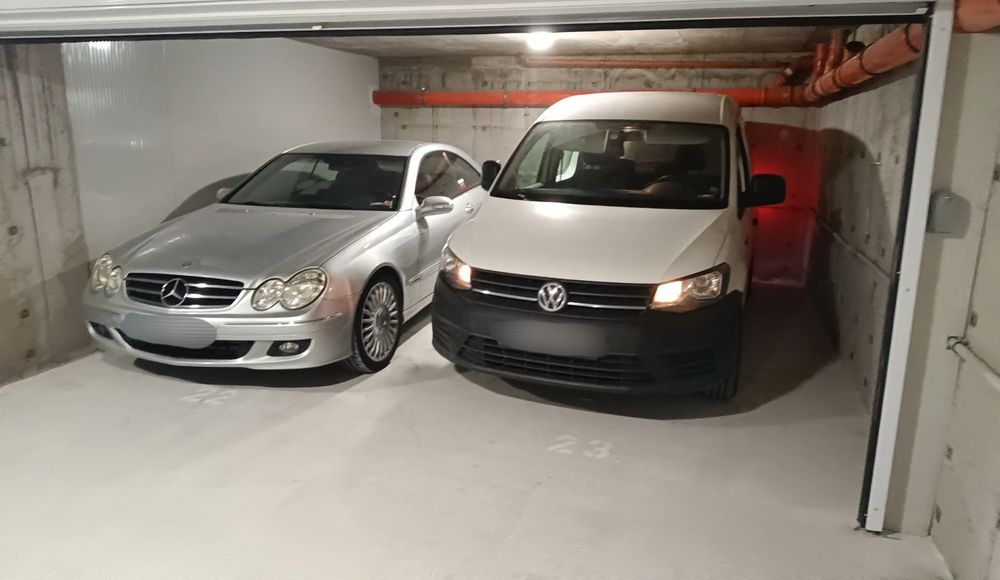 Дава се под наем Гараж / Паркомясто в Пазарджик, Запад - 30 кв.м за 112.2 € - Снимка #1