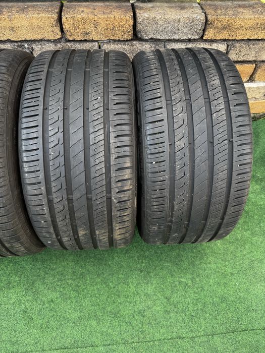 4 броя Летни гуми 225/40 R18 BARUM BRAVURIS 6 и 255/35 R18 BARUM BRAVURIS 5 Спорт Пакет