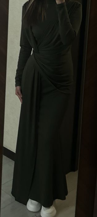 Платье темно зеленое