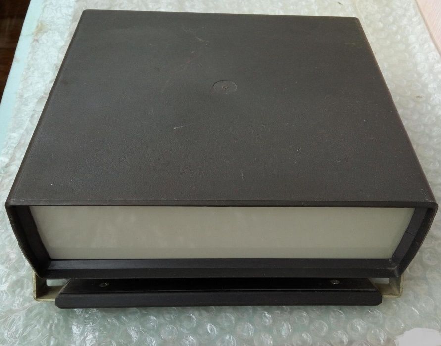 пластиковый корпус ,,конструкция радиолюбителя,,из пластика и алюминия