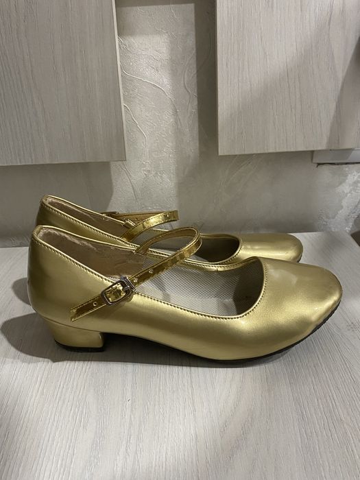 Продам туфли для танцев