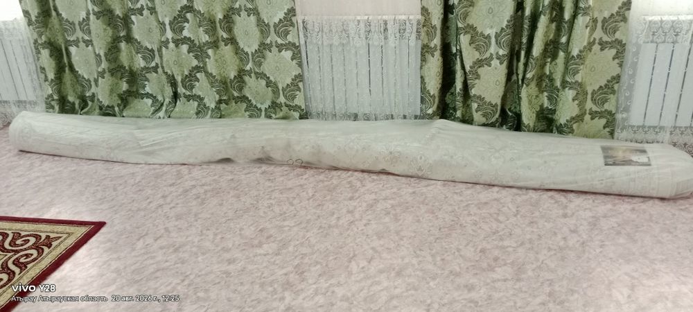 Ковёр б/у ұзындығы 8*6  ені  3*6