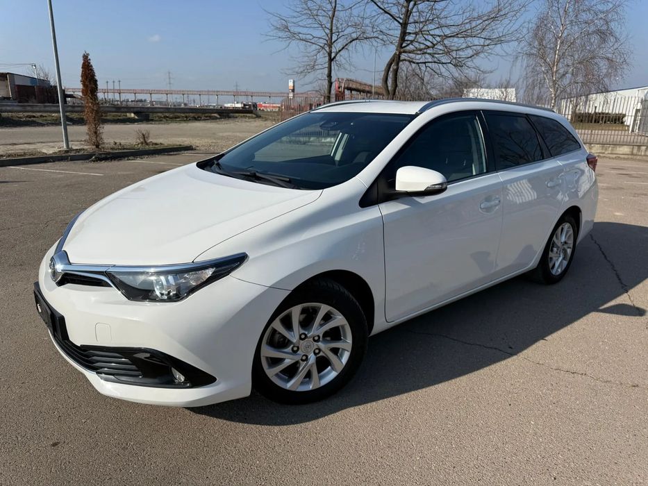 Toyota Auris 04.2019 1.8i Hybrid 136 CP E6 CutieAut Clima Navi Camera Xenon/LED