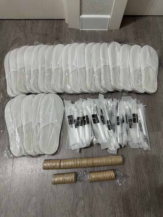 Одноразовые домашние тапочки мыла зубные щетки с пастой